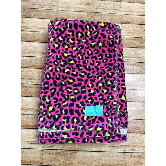 Posh Peanut Calista Beach Towel - Picture 1 of 3